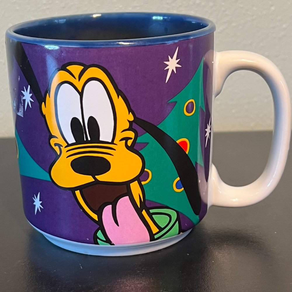 Vintage Disney Store PLUTO Christmas Tree Stars Ceramic Mug - Picture 3 of 10